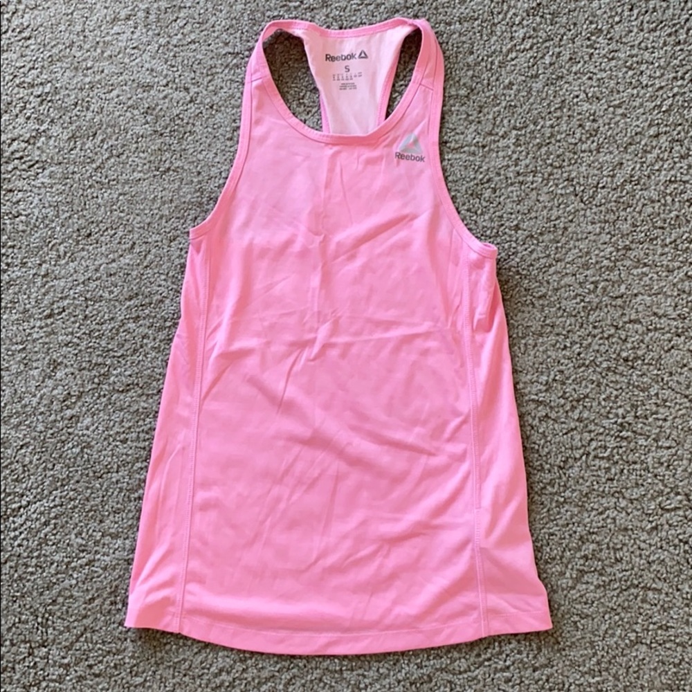 Reebok! Fitted Workout Tank 🤍